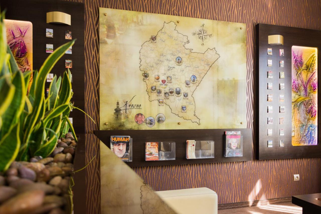 Hotel Portius à Krosno Extérieur photo